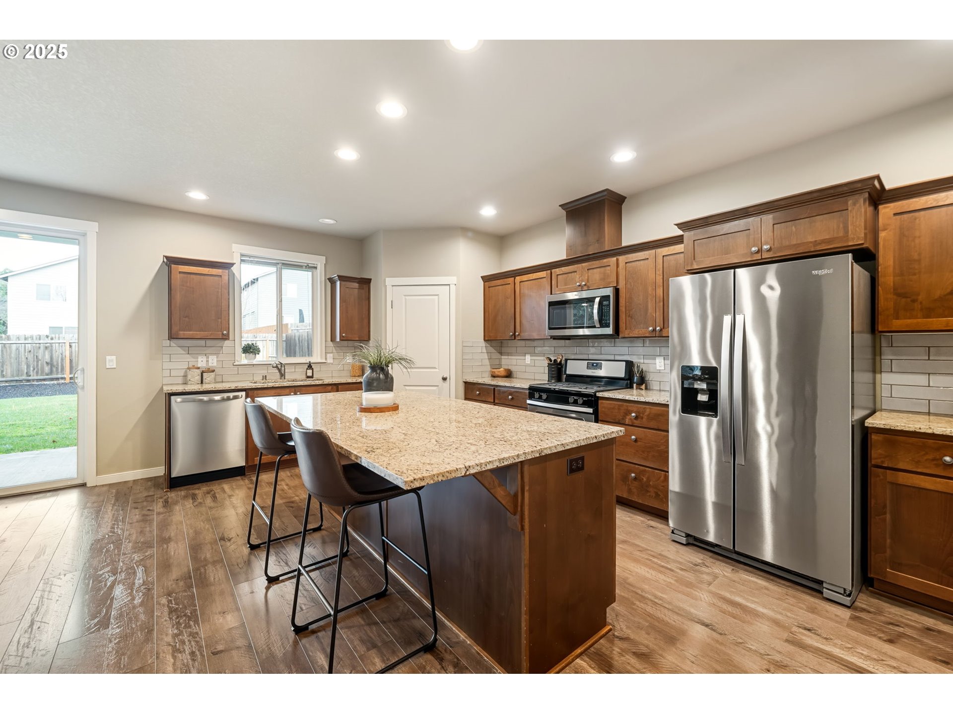 property viewer photo 12