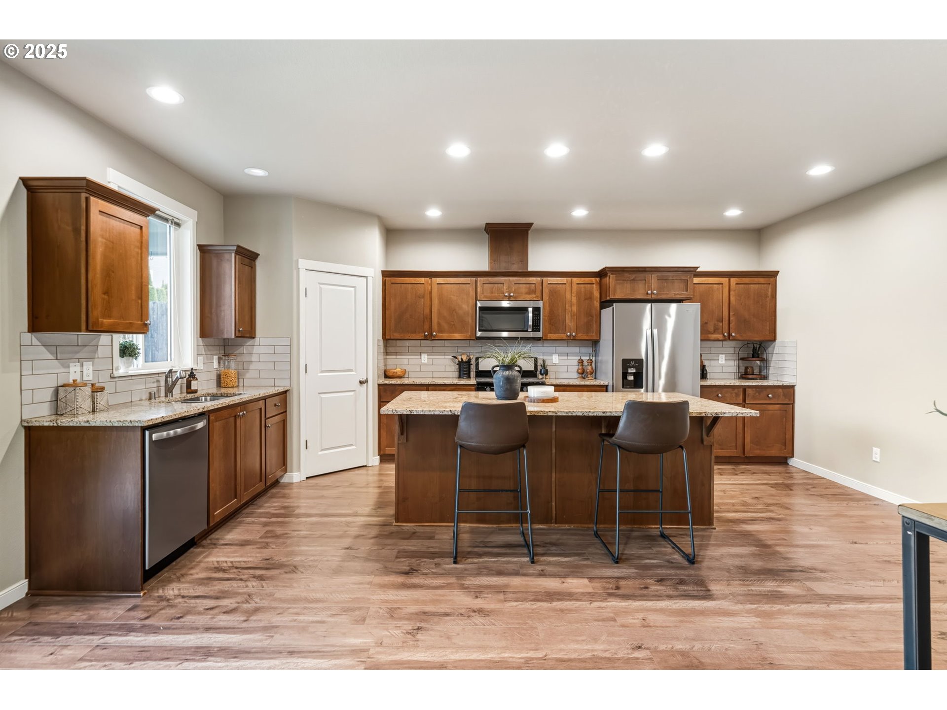 property viewer photo 13