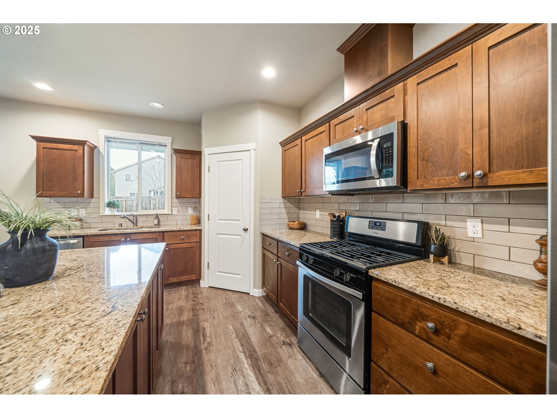property viewer photo 14