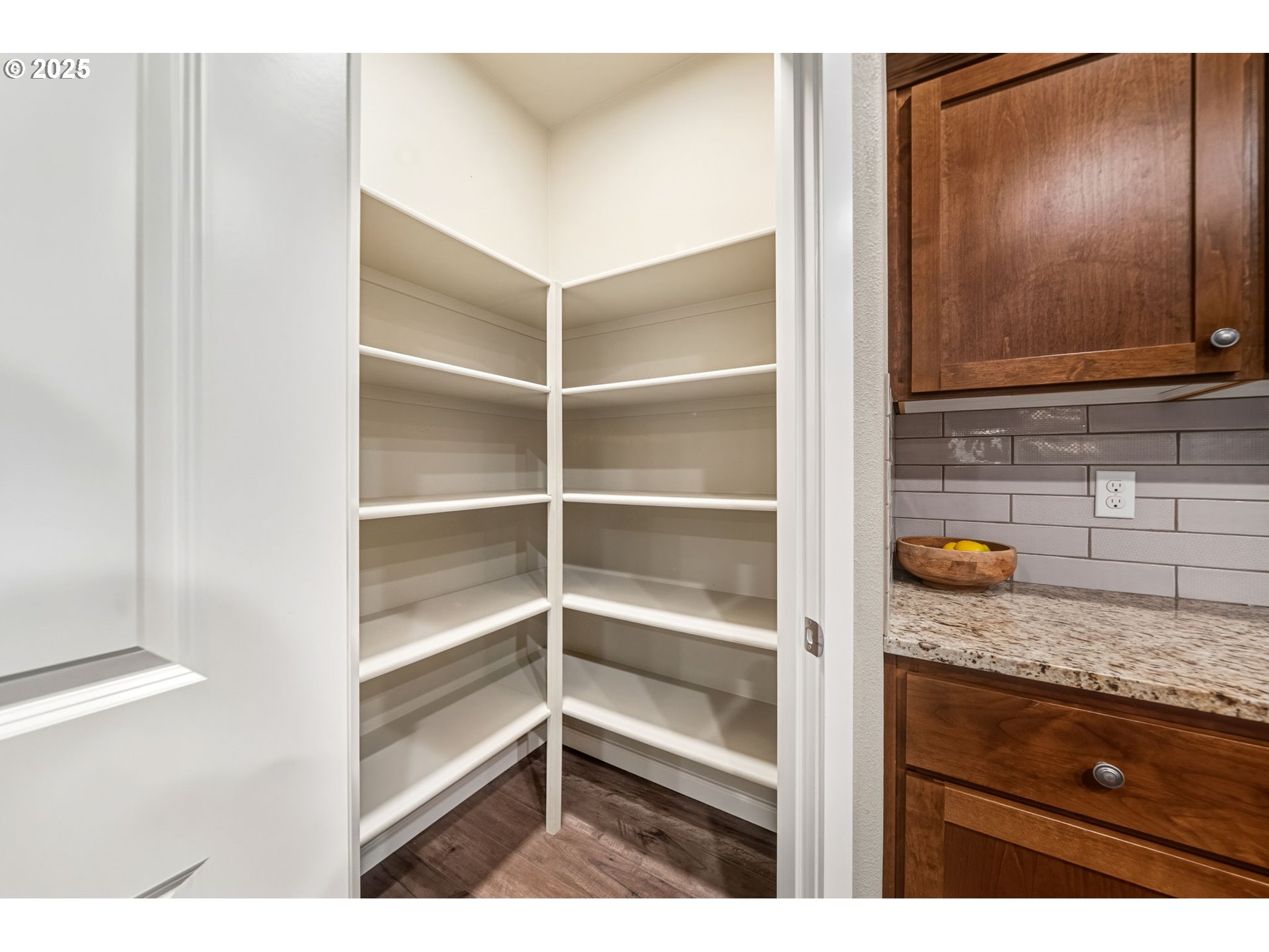 property viewer photo 17