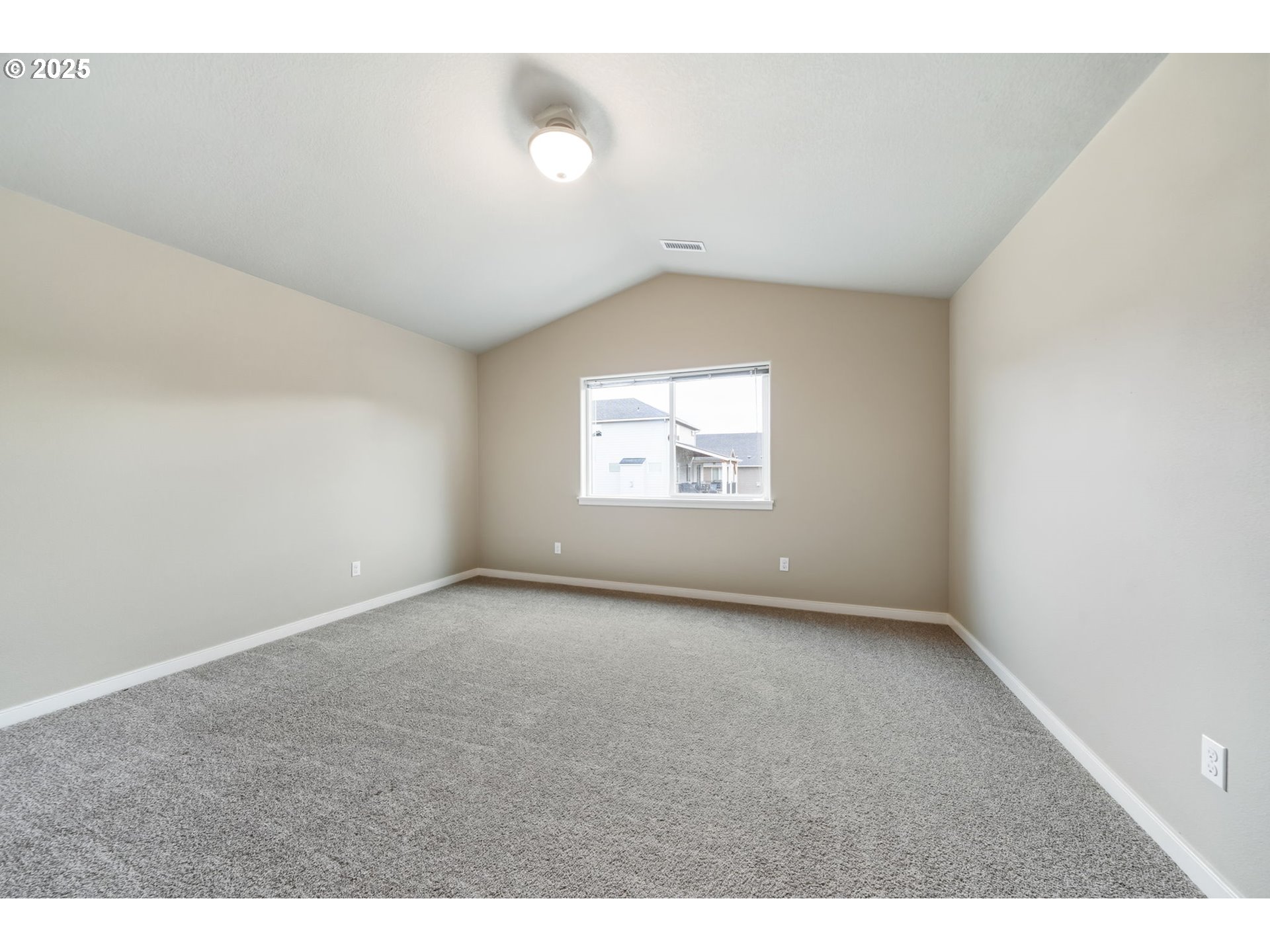 property viewer photo 19