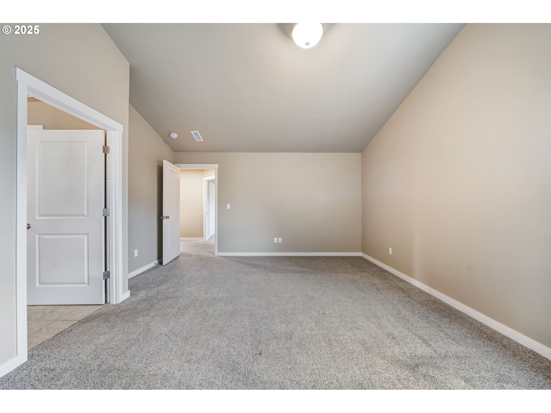 property viewer photo 20