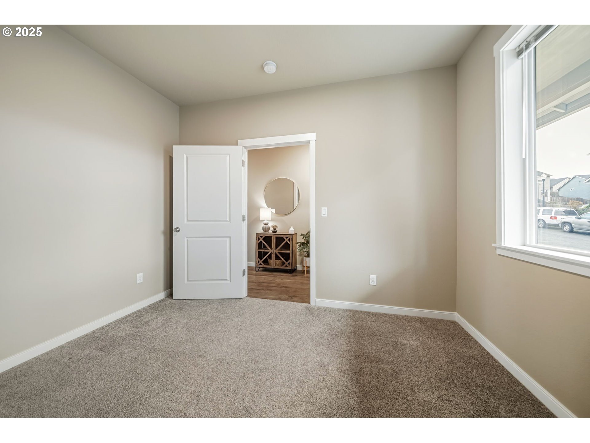 property viewer photo 23