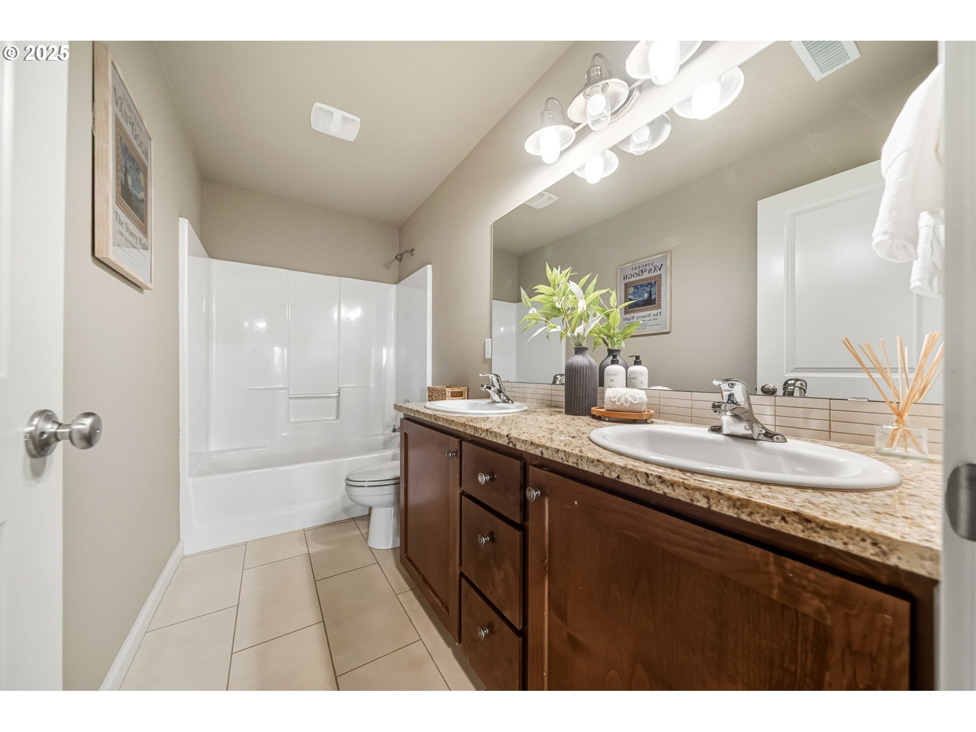 property viewer photo 24
