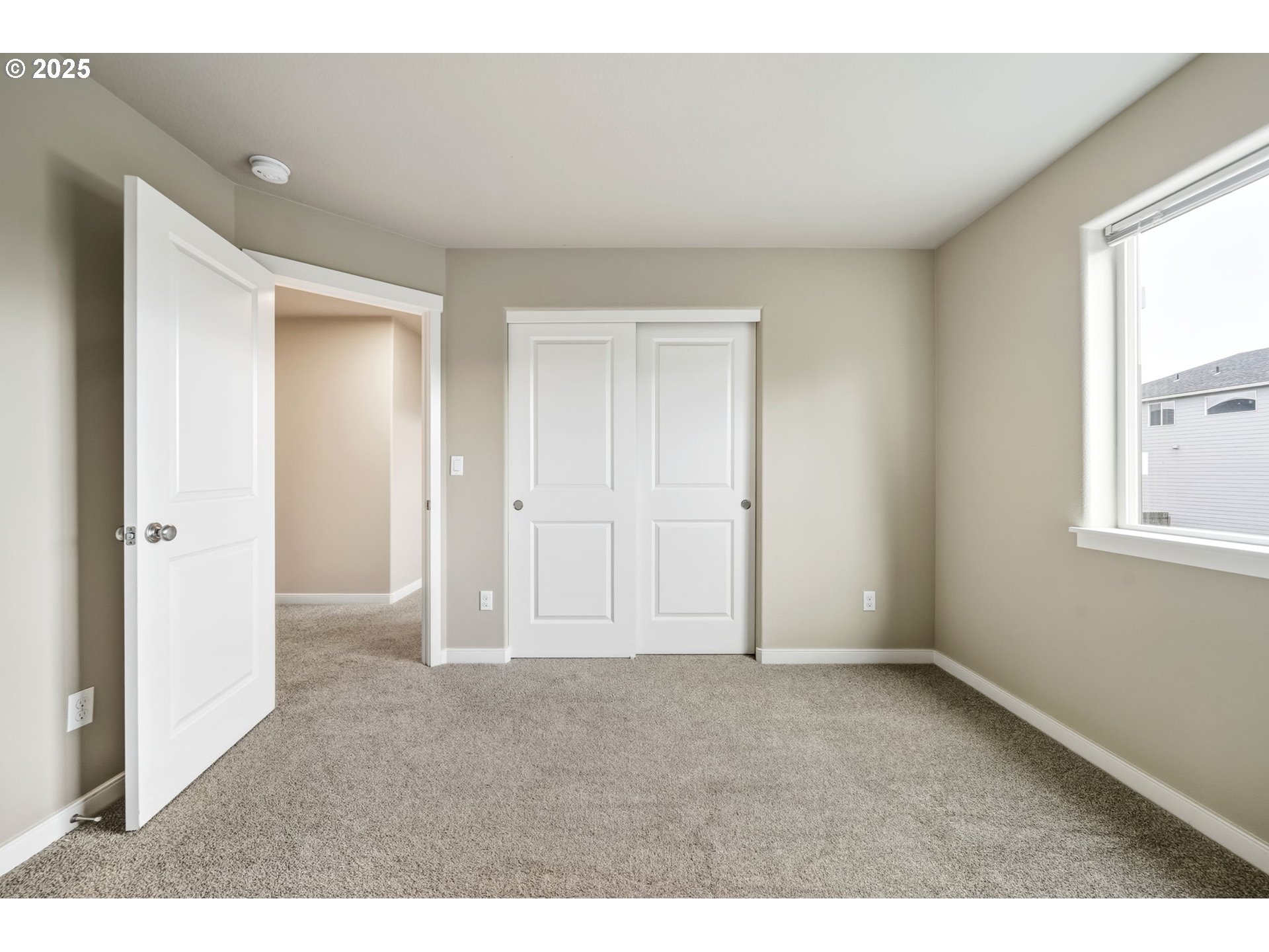 property viewer photo 30