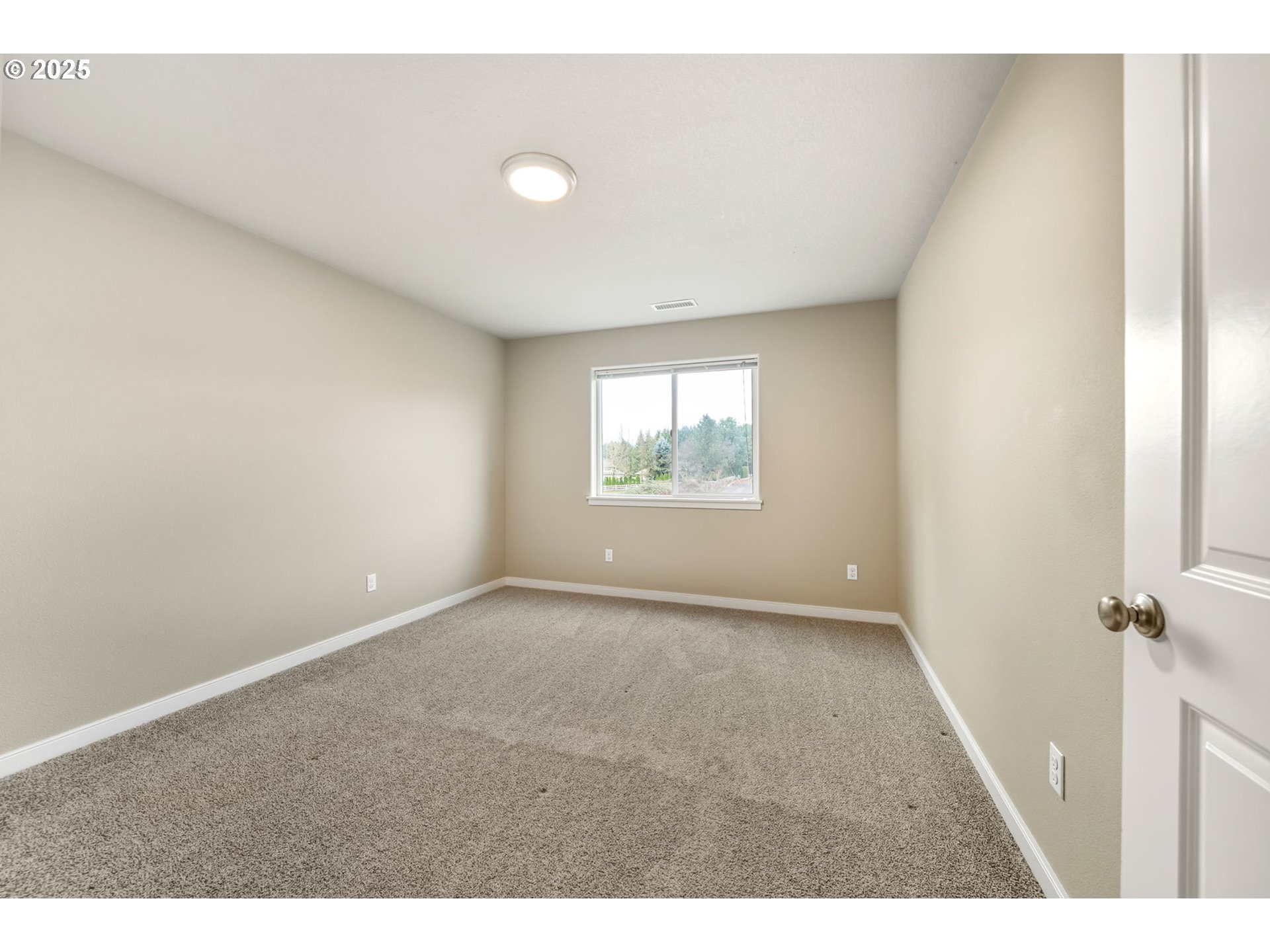 property viewer photo 32