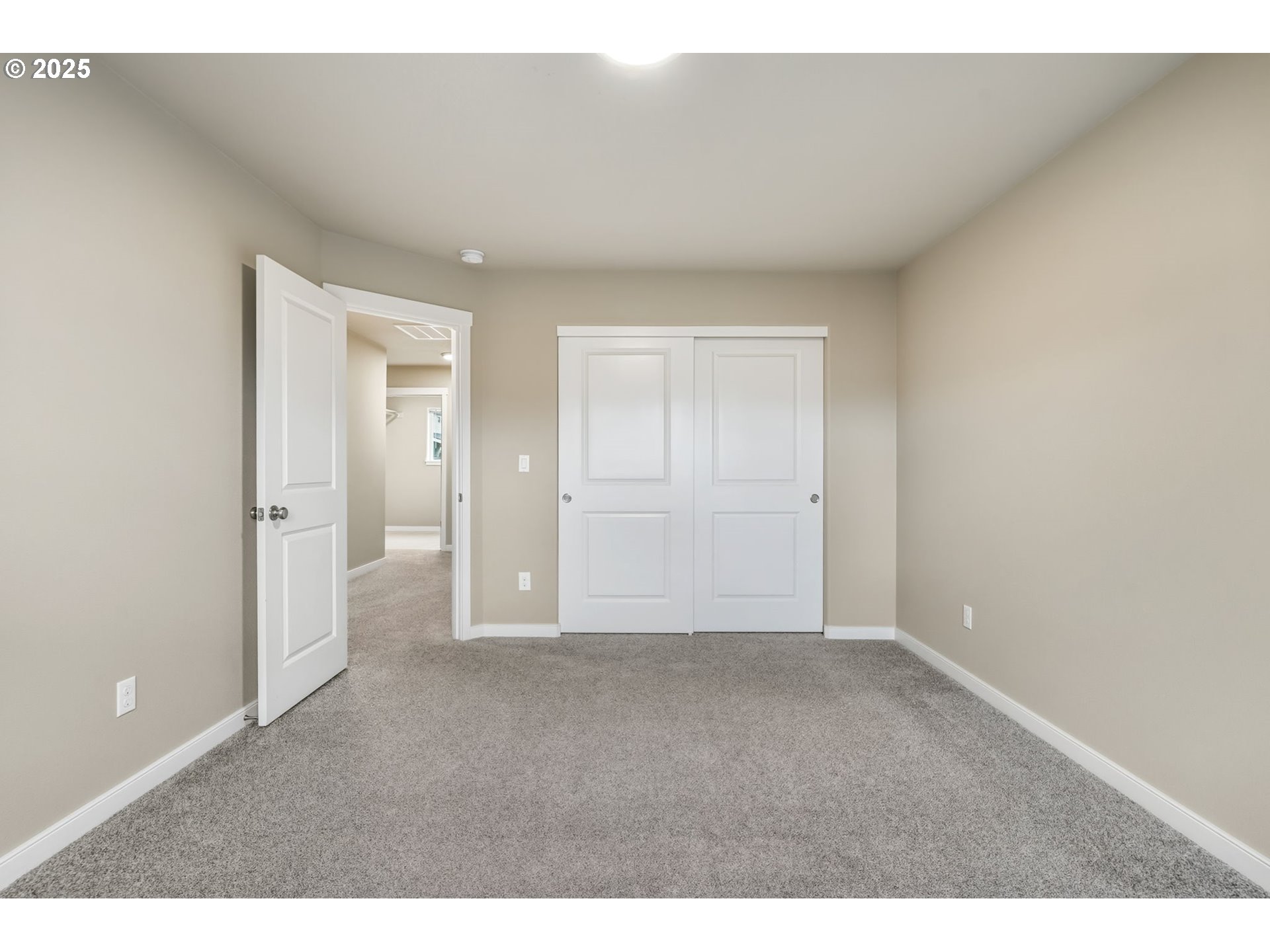 property viewer photo 33