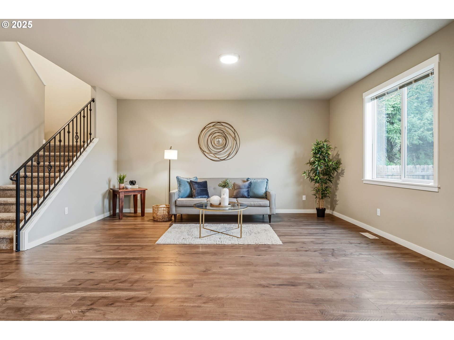 property viewer photo 5
