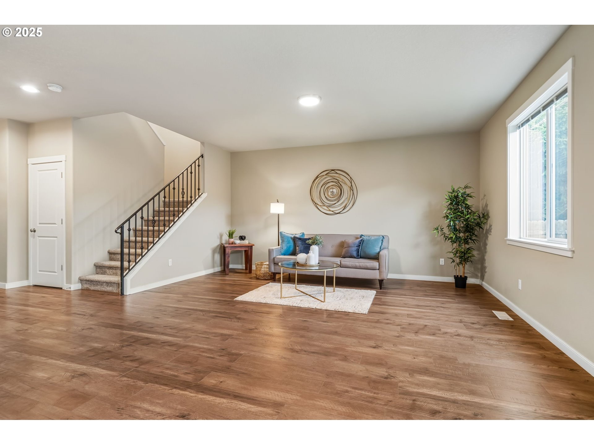 property viewer photo 6