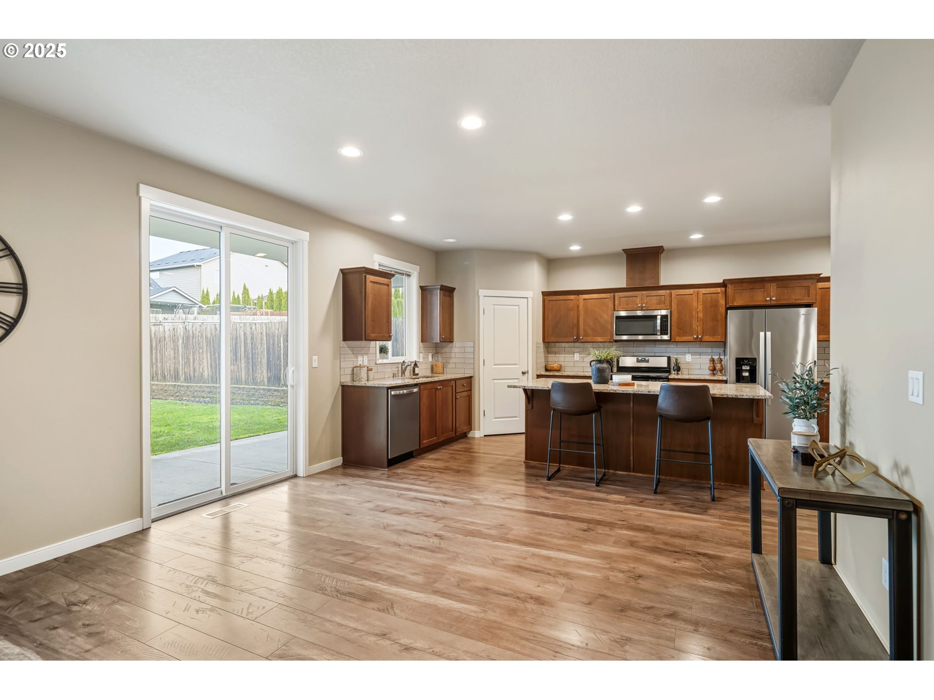 property viewer photo 9