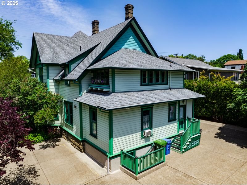 main property photo 17