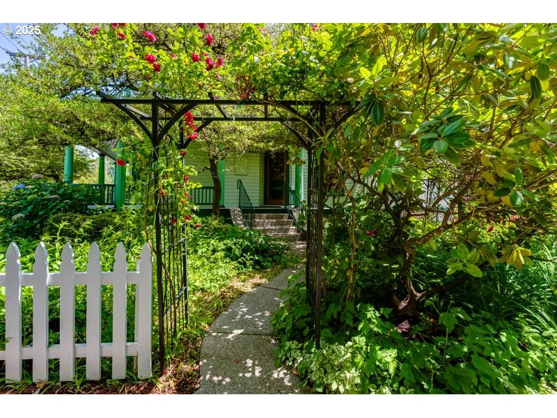 main property photo 19