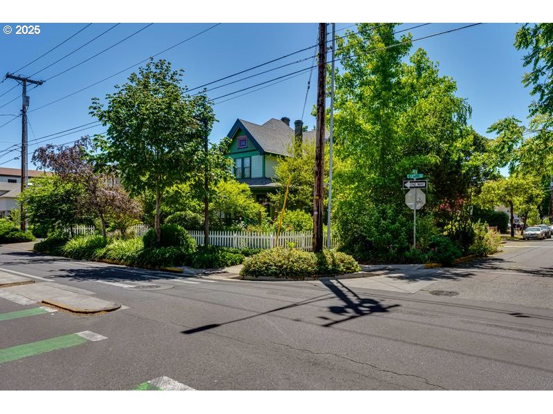 main property photo 20