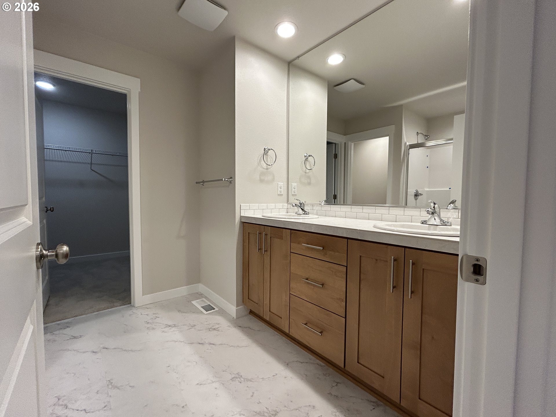 property viewer photo 6