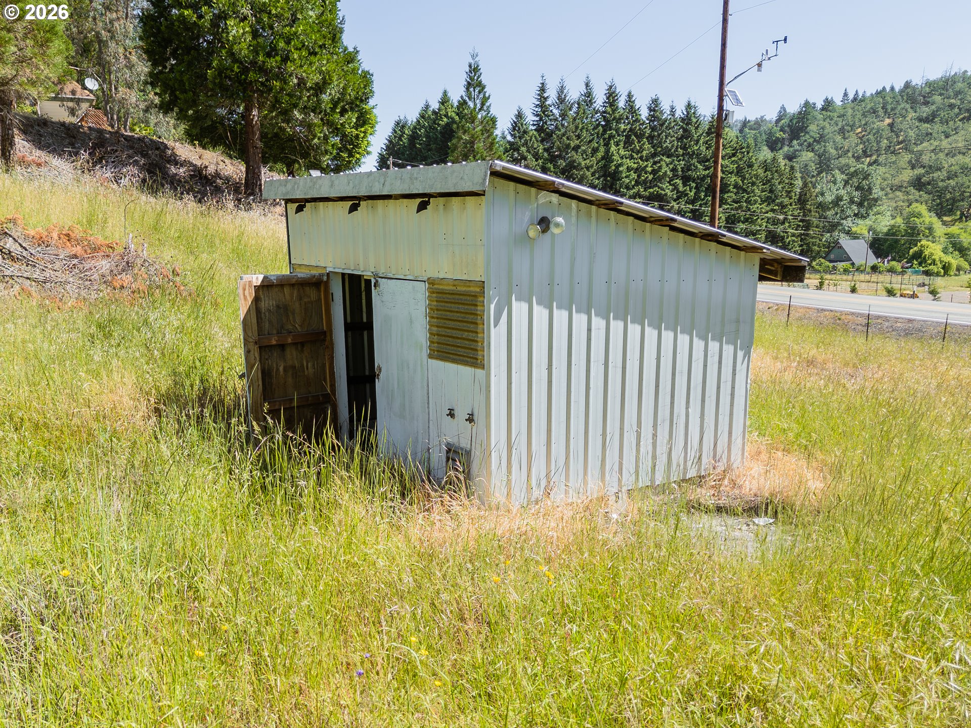 main property photo 5
