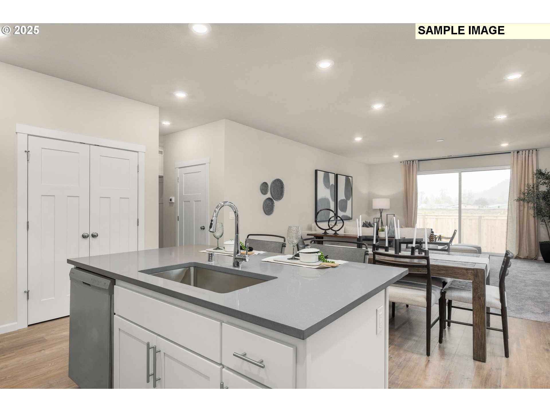property viewer photo 1