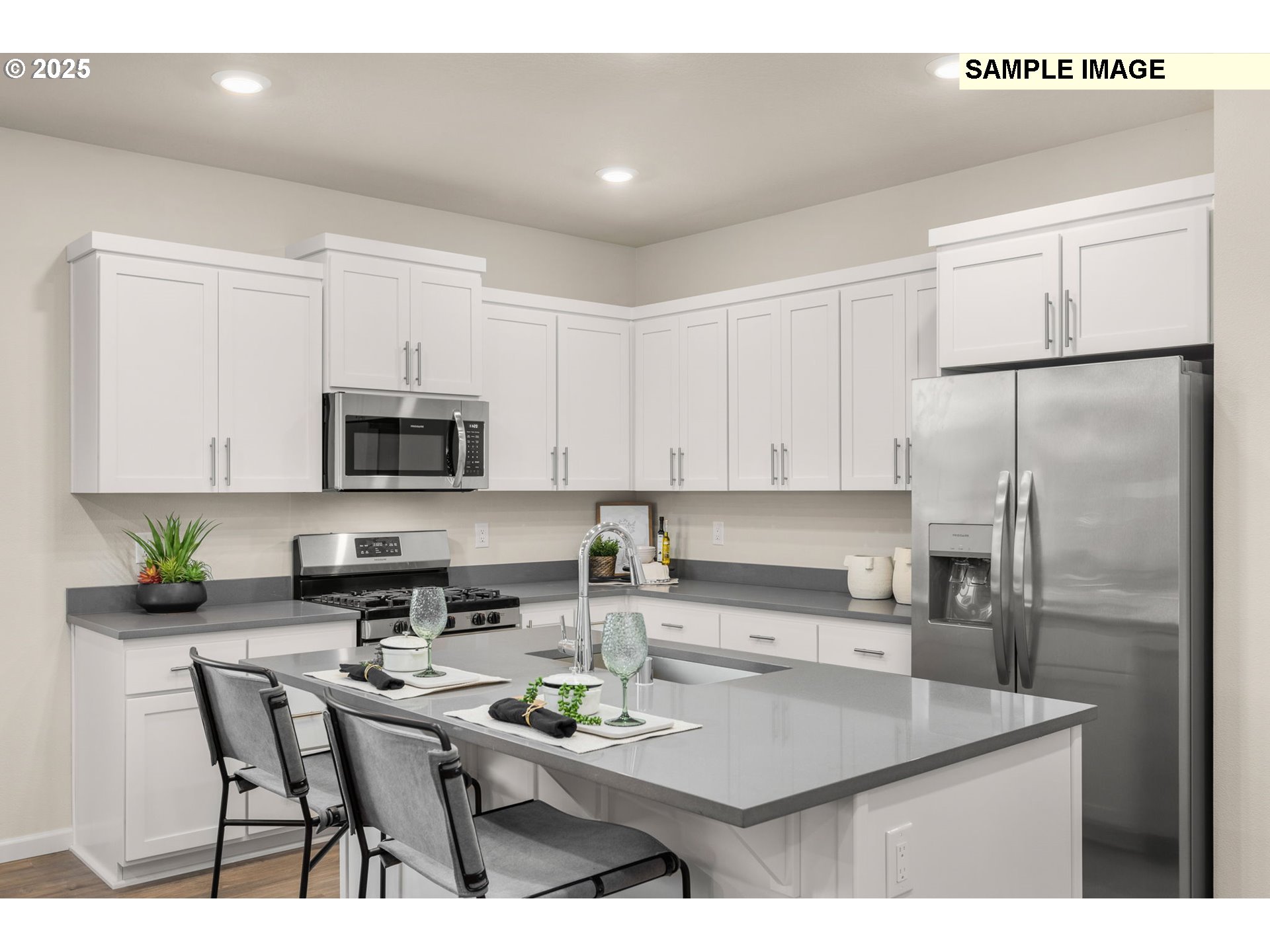 property viewer photo 2