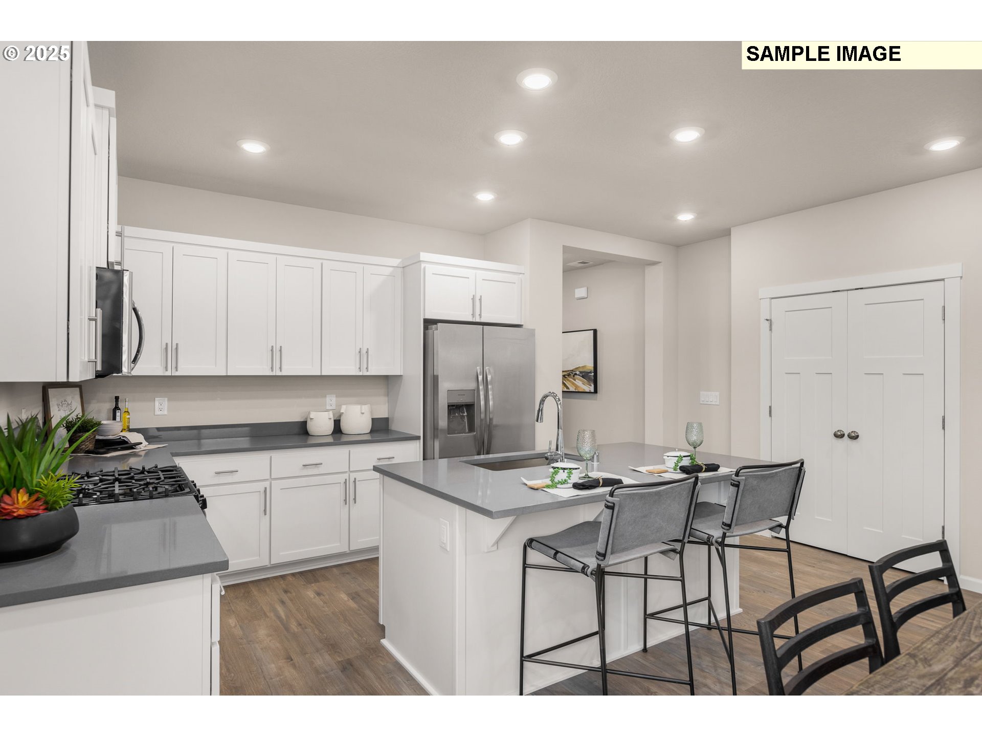 property viewer photo 3