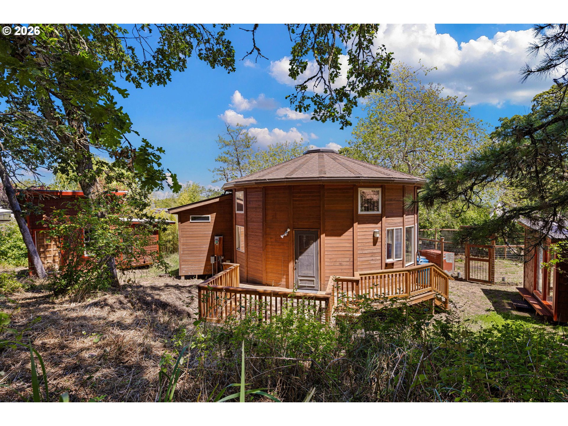 main property photo 23