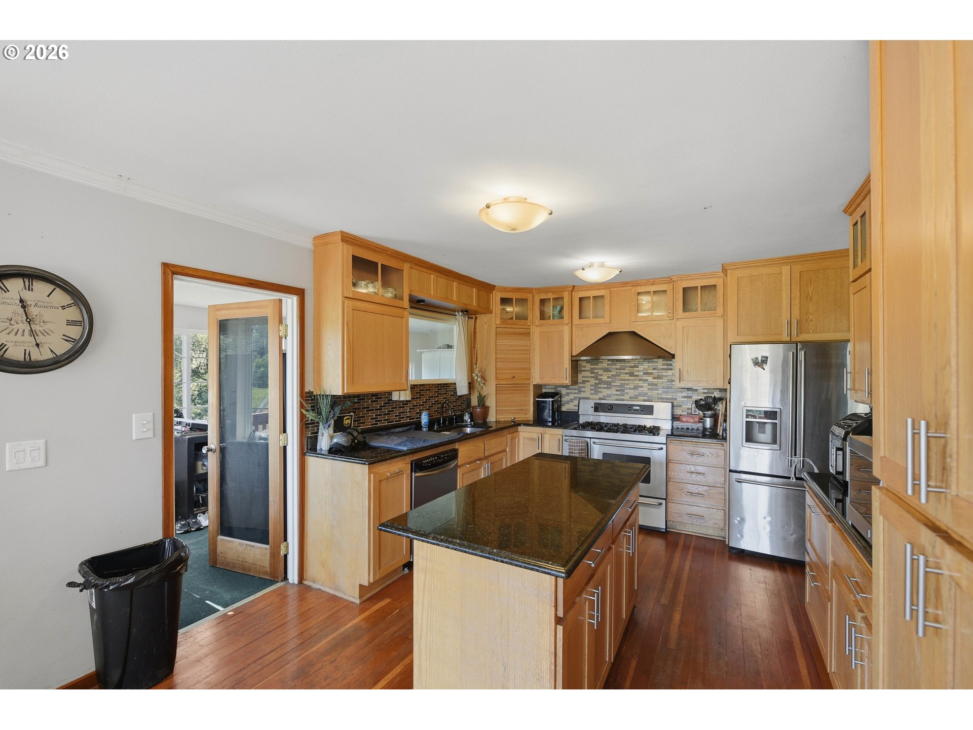 main property photo 12