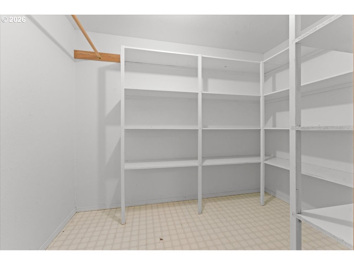 property viewer photo 18