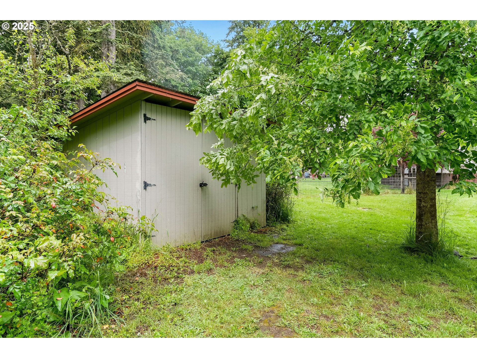 property viewer photo 43