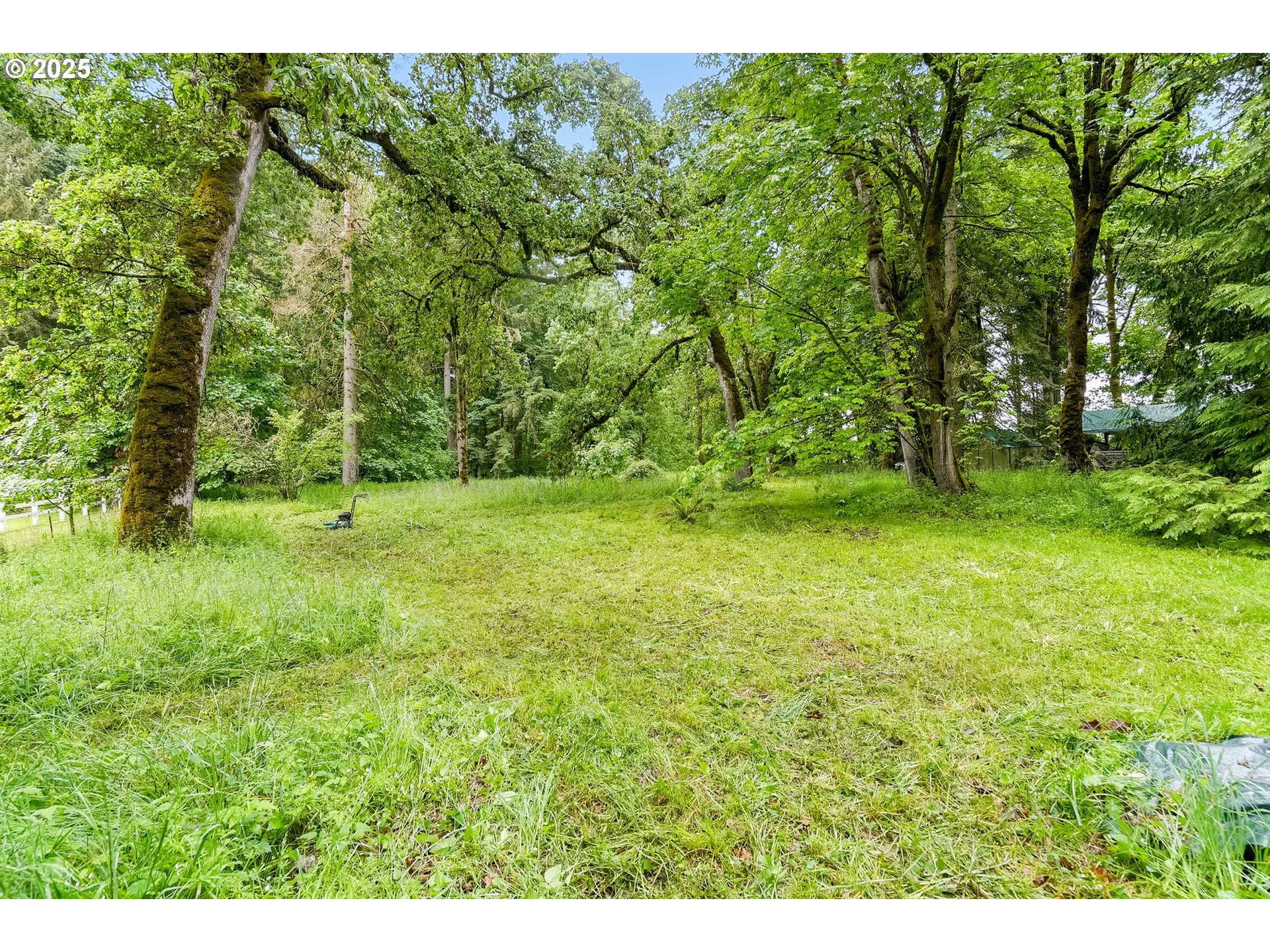 property viewer photo 44