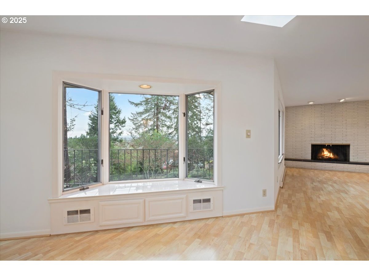 property viewer photo 11