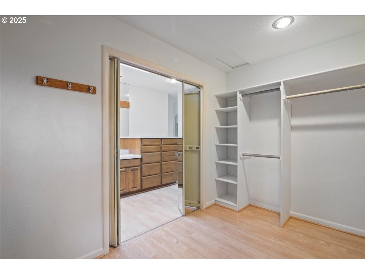 property viewer photo 21