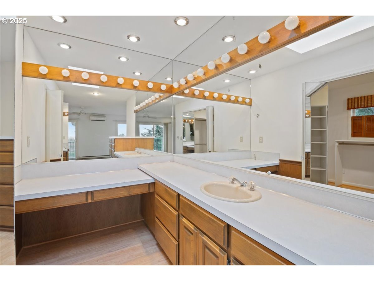 property viewer photo 23