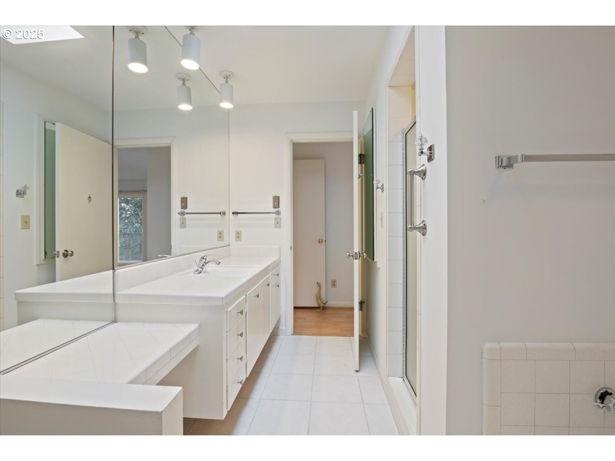 property viewer photo 28