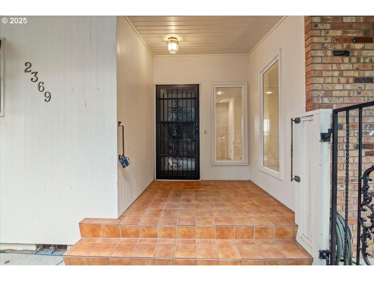 property viewer photo 3