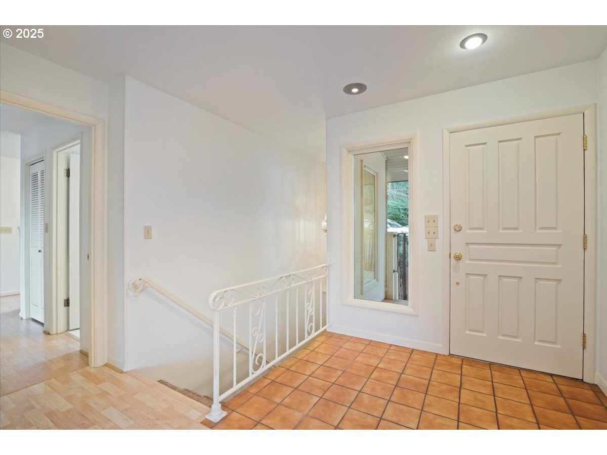 property viewer photo 4