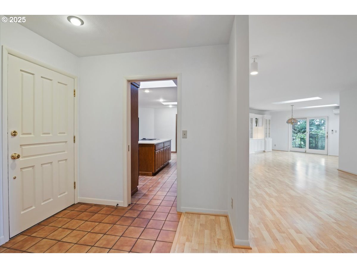 property viewer photo 6