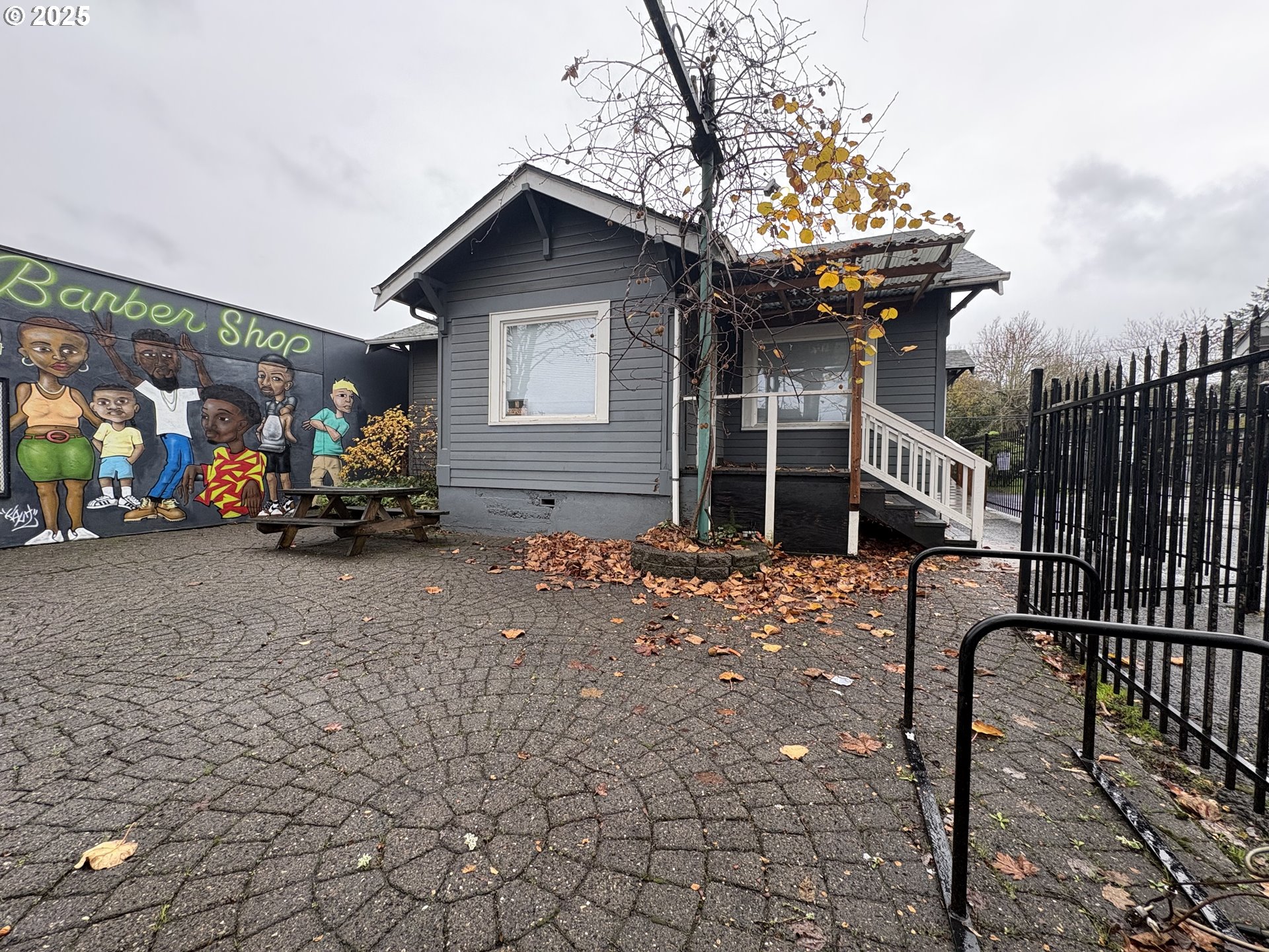main property photo 14