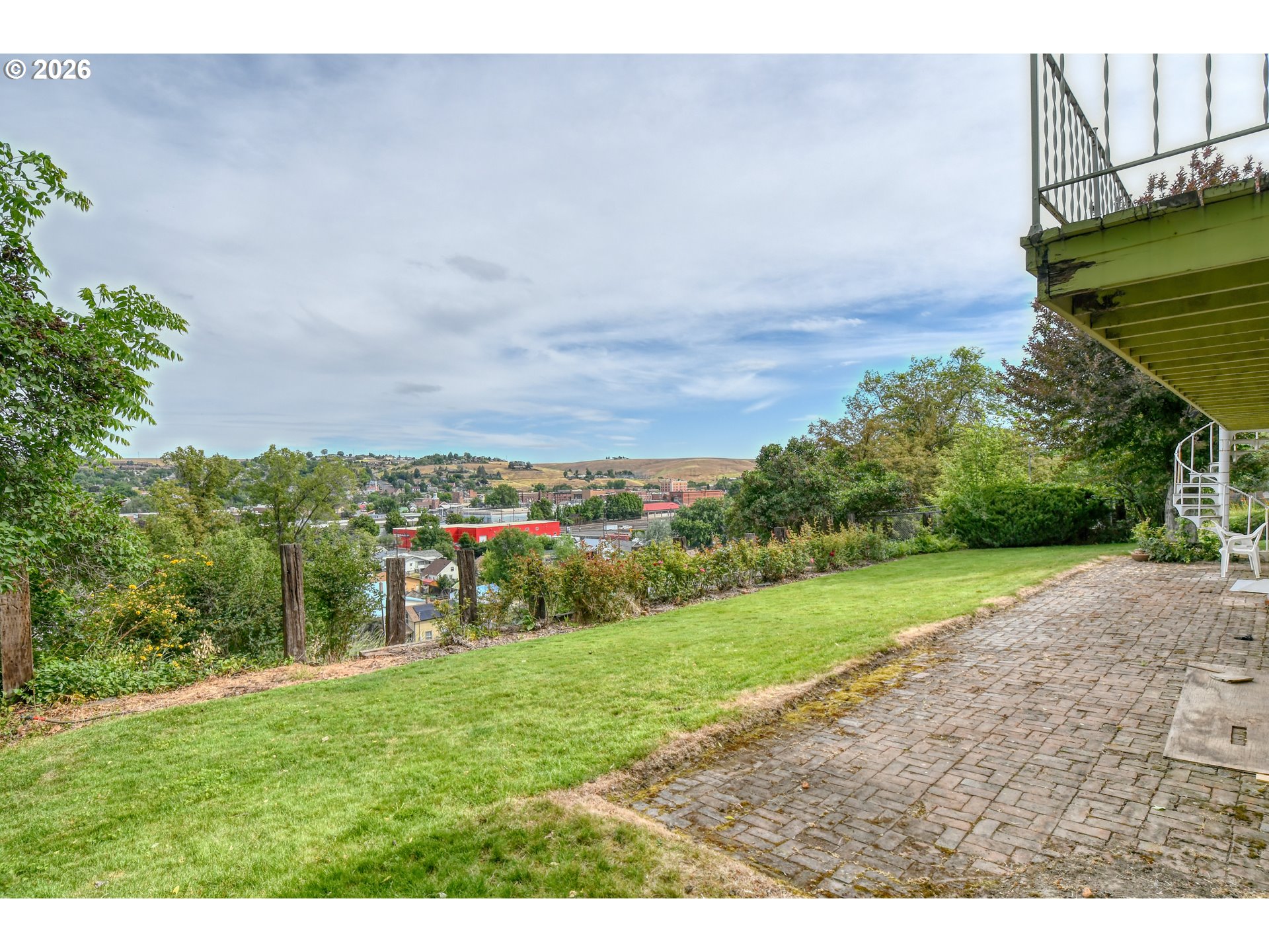 main property photo 33