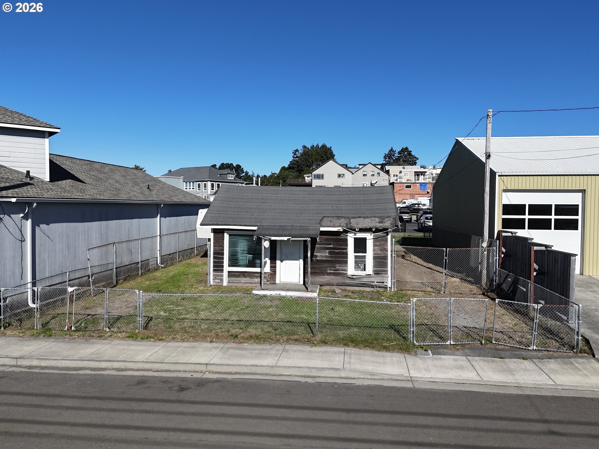 main property photo 11