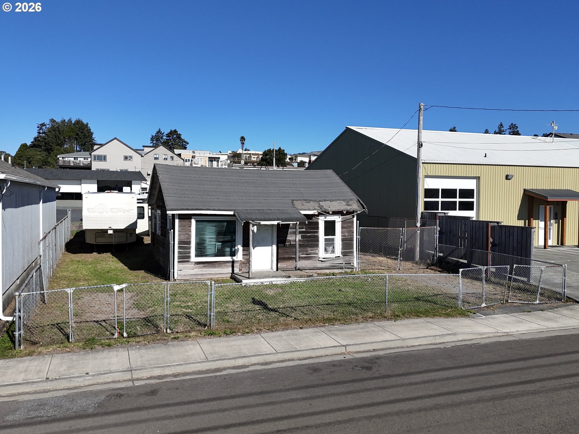 main property photo 8