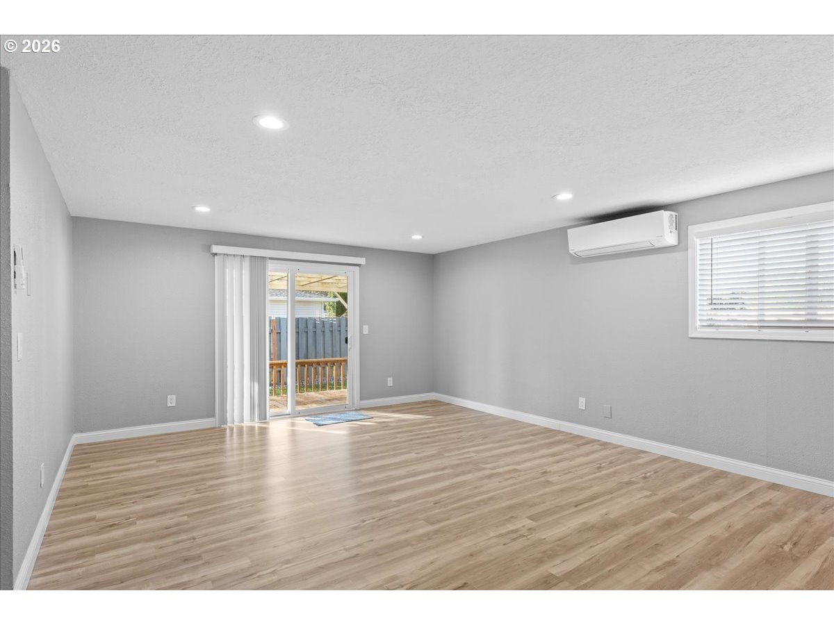 property viewer photo 10