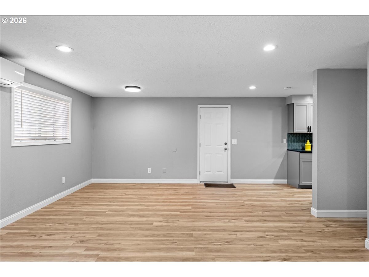 property viewer photo 12