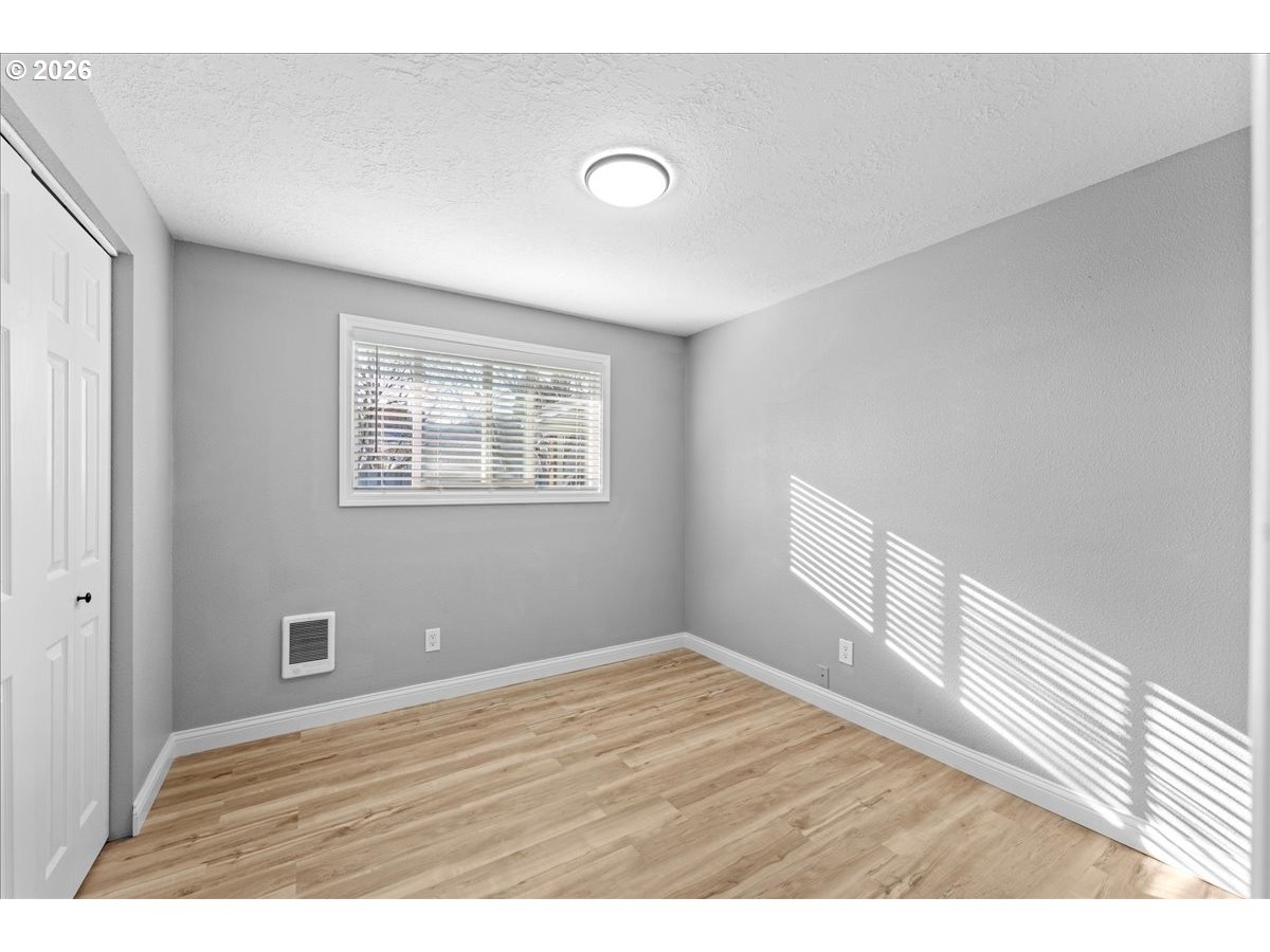 property viewer photo 14