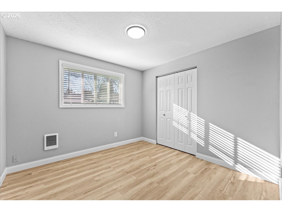 property viewer photo 16