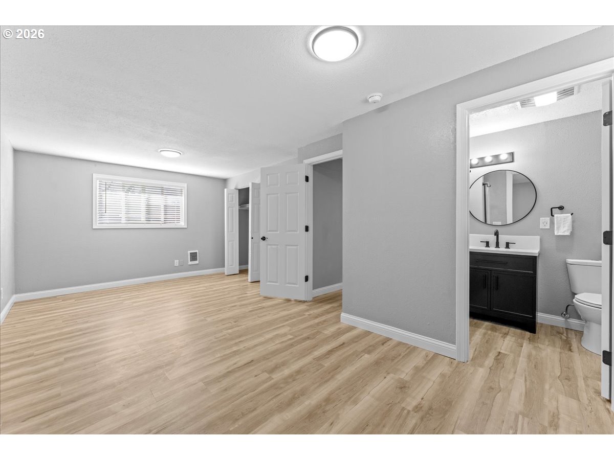 property viewer photo 19
