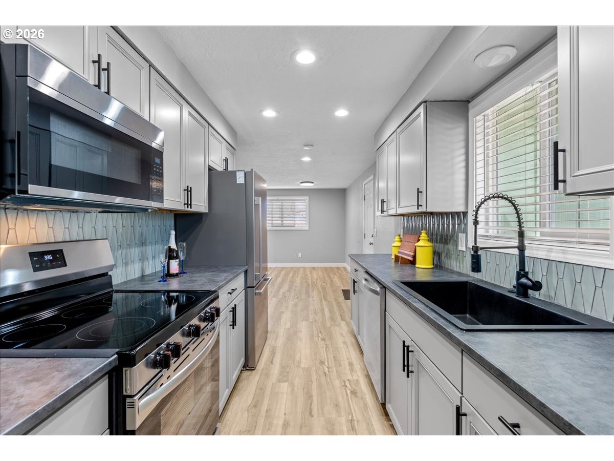 property viewer photo 6