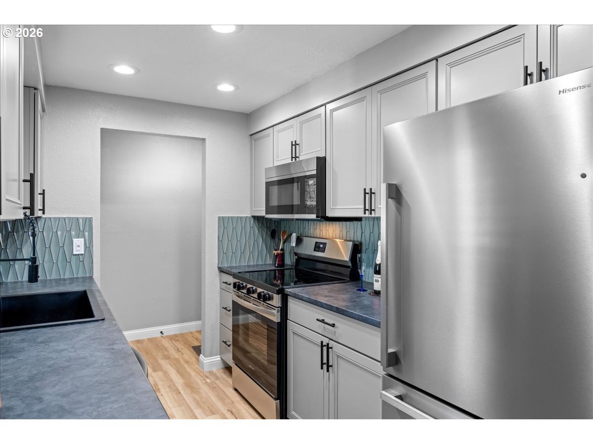 property viewer photo 7