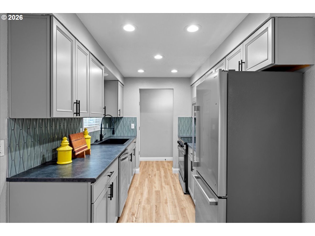 property viewer photo 8