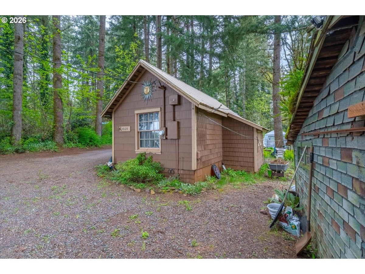 main property photo 16