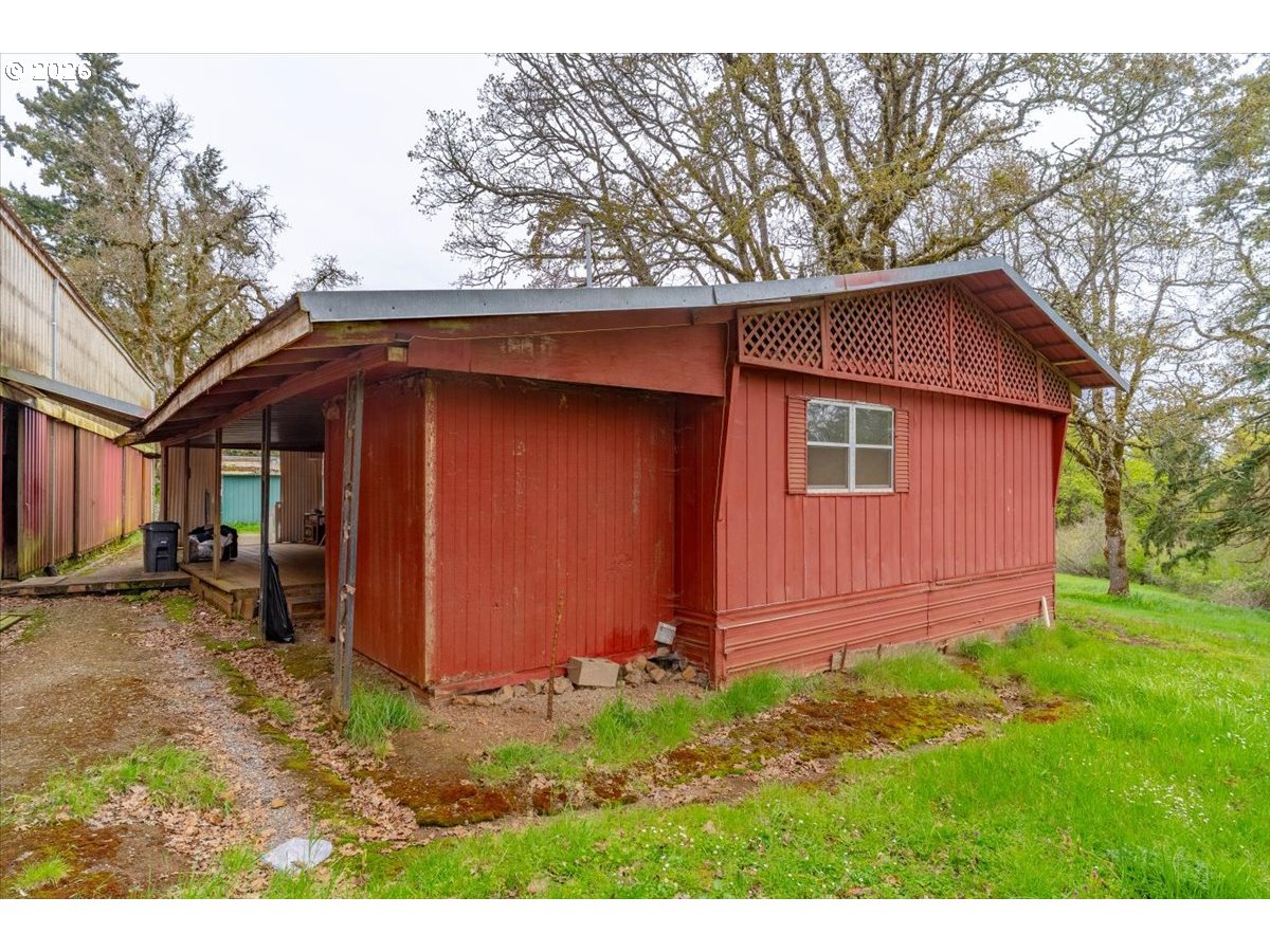 main property photo 8