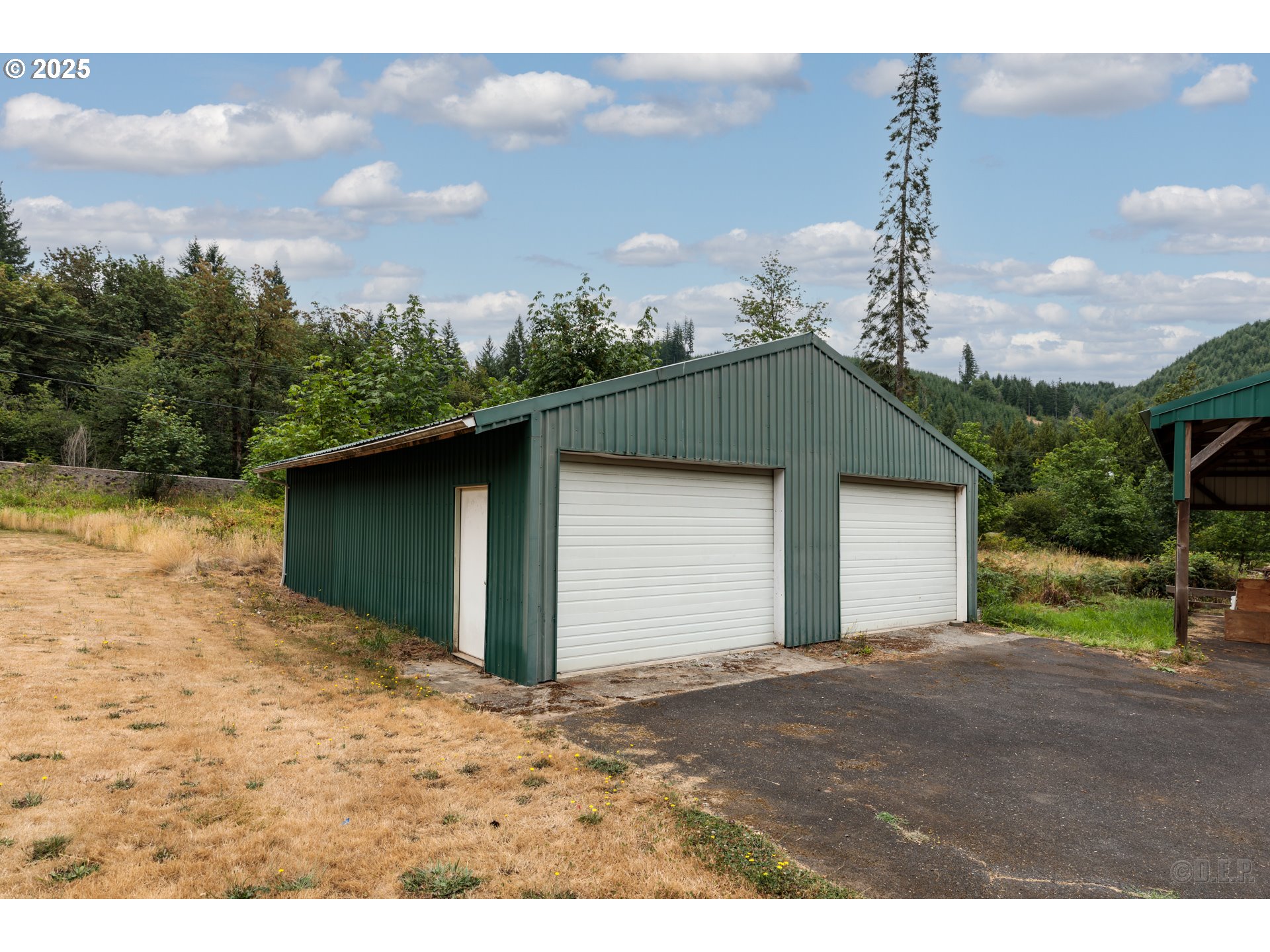 main property photo 17