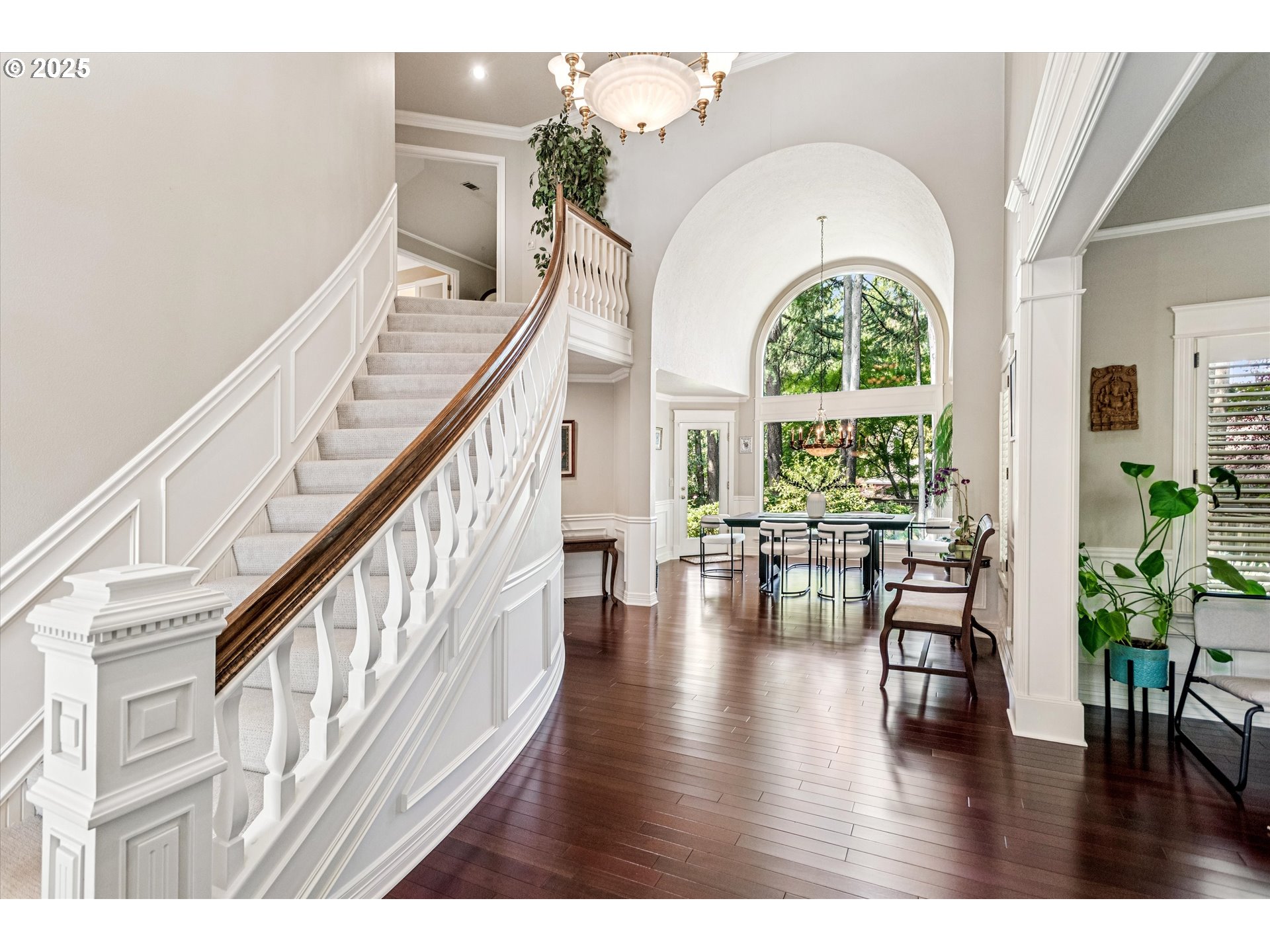 property viewer photo 3